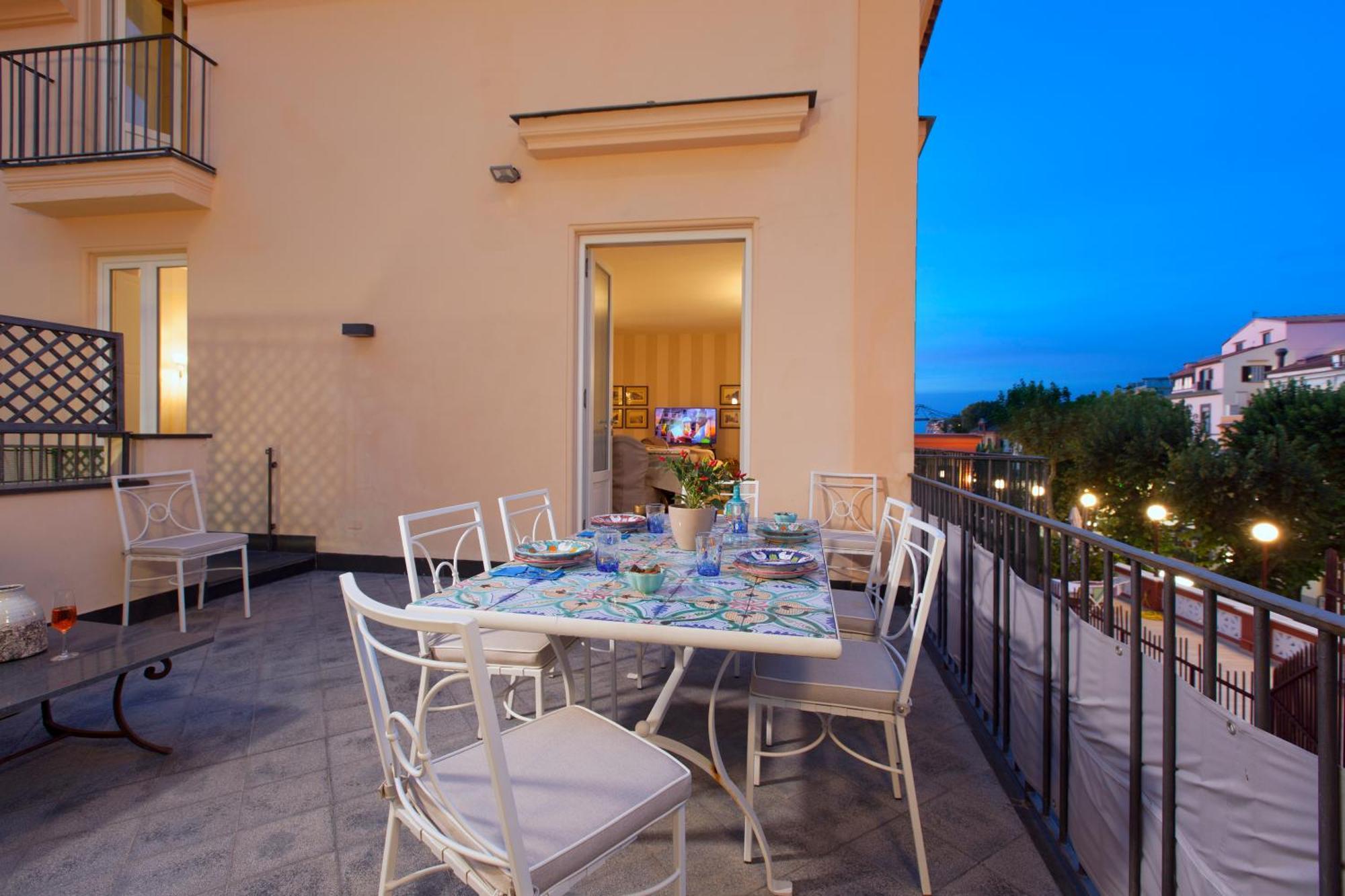 Amore Rentals - Appartamento Terrazza Tasso Półwysep Sorrentyński Zewnętrze zdjęcie